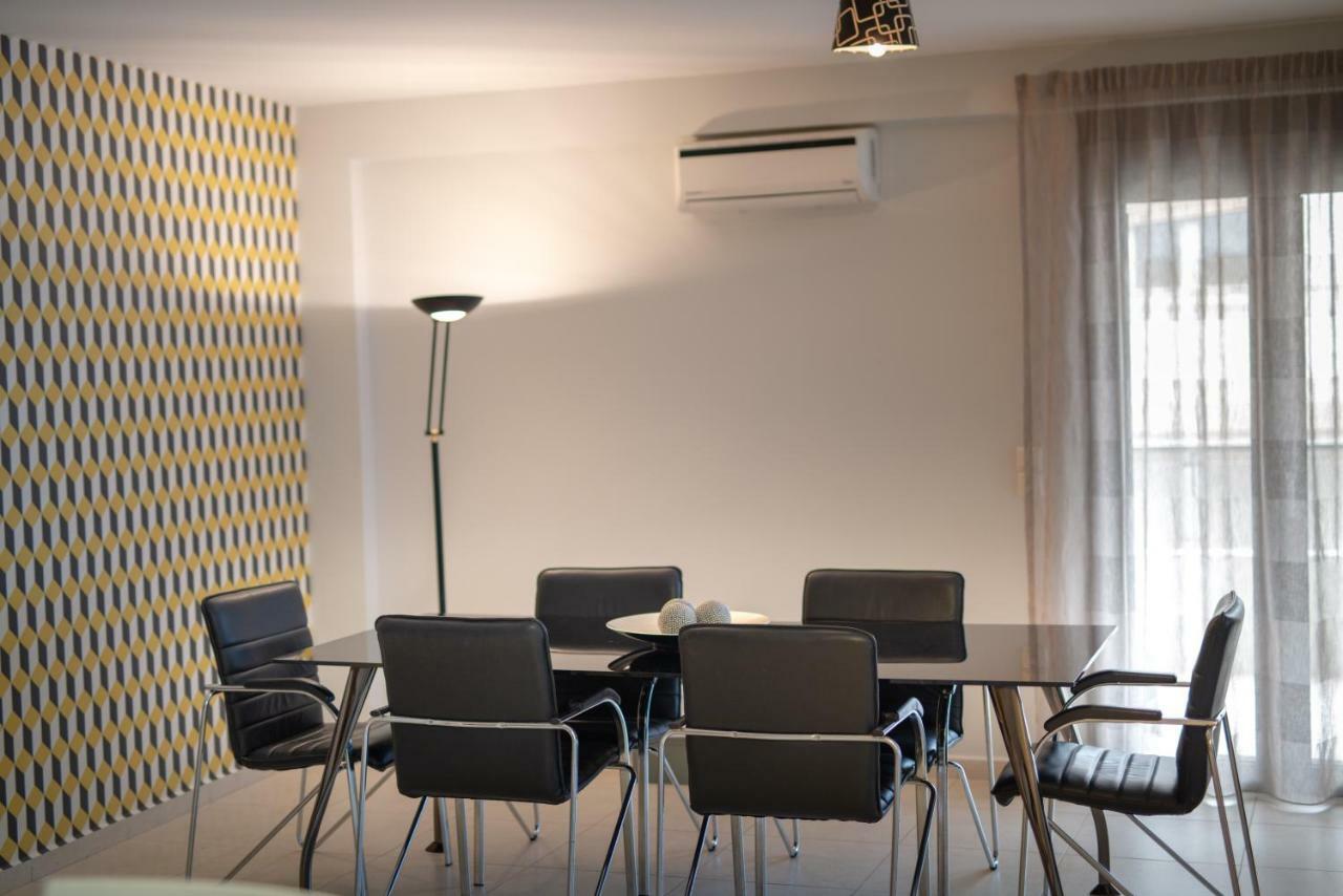 Spacious Fully Equipped 3Bd 2Bath Apt In The Heart Of City With Balconies Ac And Fast Wifi #2 Iráklio Kültér fotó